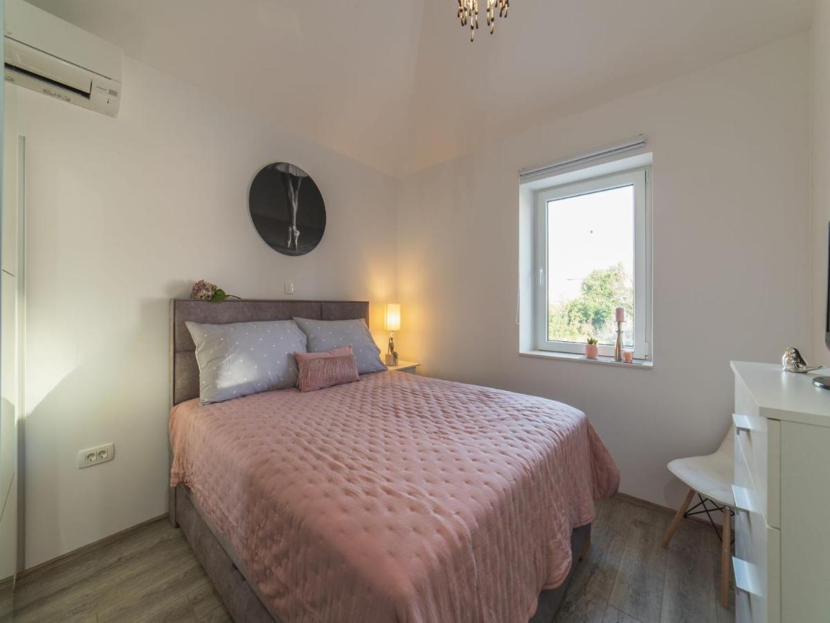 Apartment Fiora Kastela Ngoại thất bức ảnh