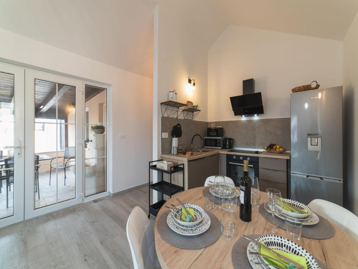 Apartment Fiora Kastela Ngoại thất bức ảnh
