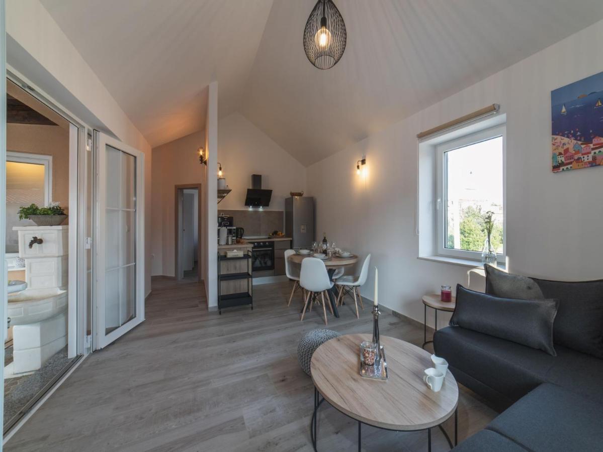 Apartment Fiora Kastela Ngoại thất bức ảnh