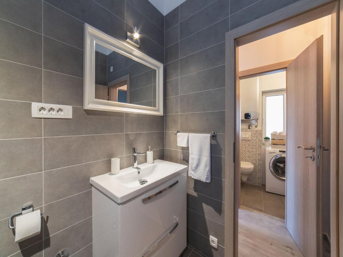 Apartment Fiora Kastela Ngoại thất bức ảnh