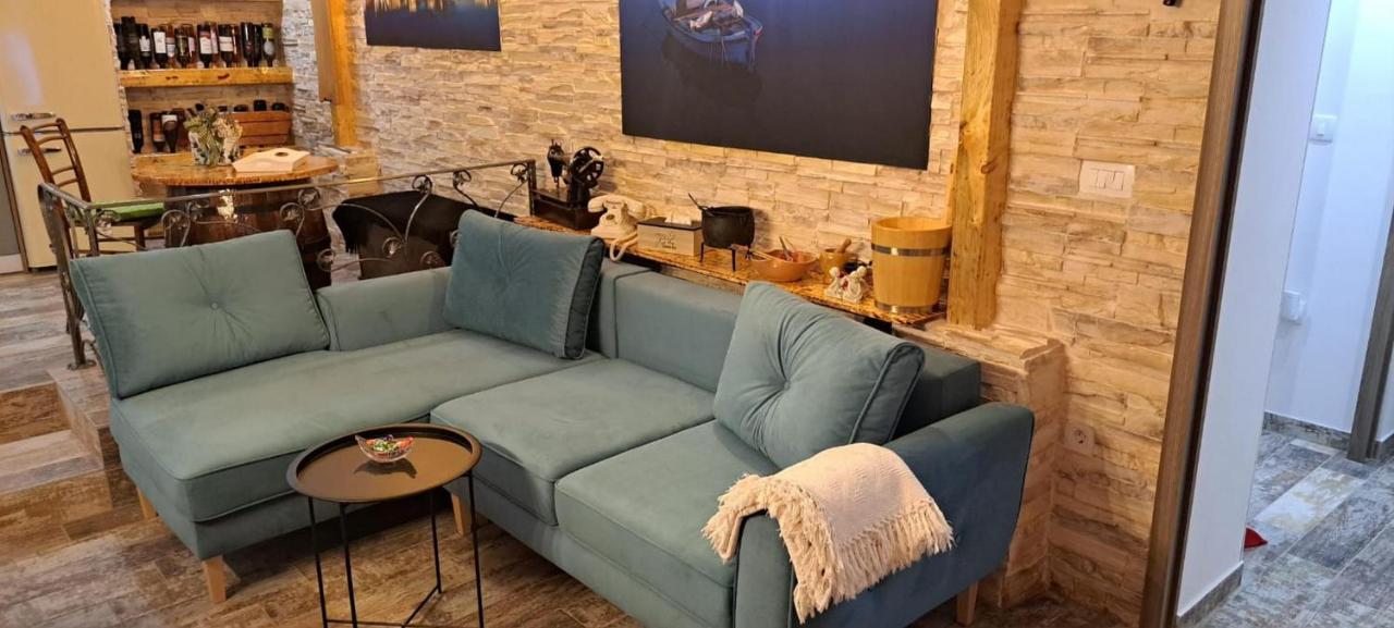 Apartment Fiora Kastela Ngoại thất bức ảnh